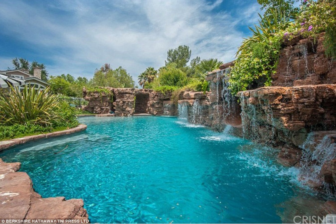 Stone canyon pool under construction — Des Marques et Vous craftsmanship
