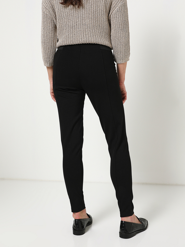 BETTY BARCLAY Pantalon Milano Esprit Fuseau Avec Taille lastique Noir Photo principale