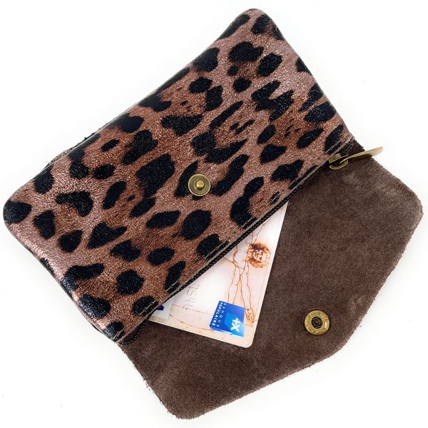 OH MY BAG Pochette Porte-monnaie En Cuir Iris Italien Compo Jungle Lopard chocolat Photo principale