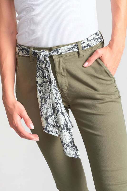 LE TEMPS DES CERISES Pantalon Chino Uni Avec Ceinture En Foulard  Imprim Python Vert Photo principale