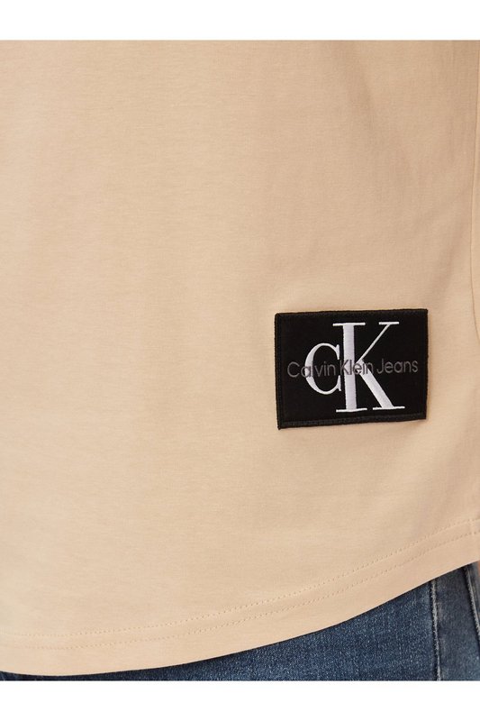 CALVIN KLEIN Tshirt Regular Fit Patch Ck  -  Calvin Klein - Homme AAT Warm Sand Photo principale